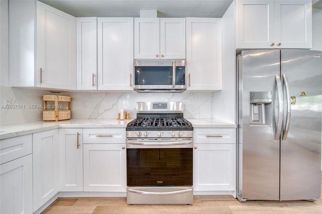 9200 SW 178th St, Palmetto Bay, FL 33157