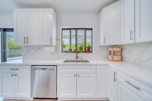 9200 SW 178th St, Palmetto Bay, FL 33157