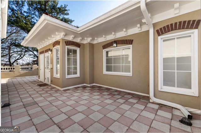 802 Clifton Heights Lane NE, Atlanta, GA 30329