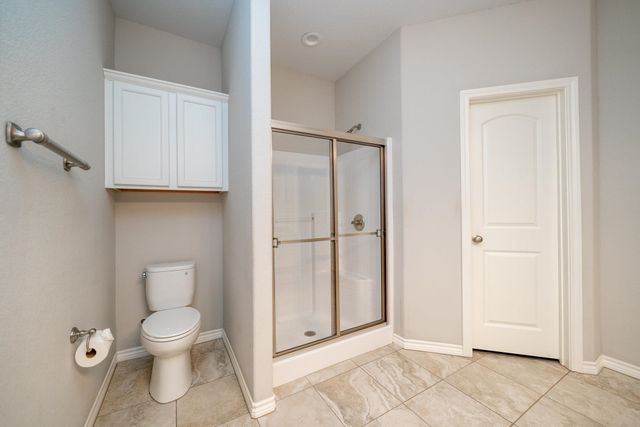 2200 Woodgrove Ln., Longview, TX 75605