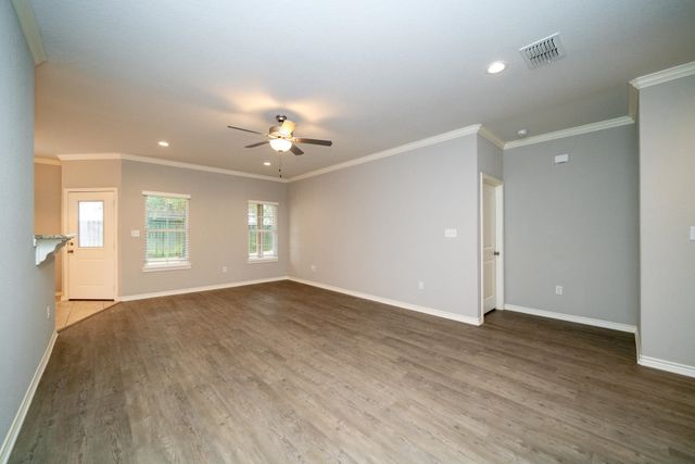 2200 Woodgrove Ln., Longview, TX 75605