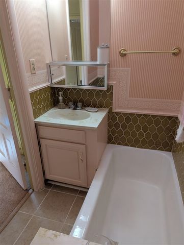 122 N Hudson Street, Coldwater, MI 49036