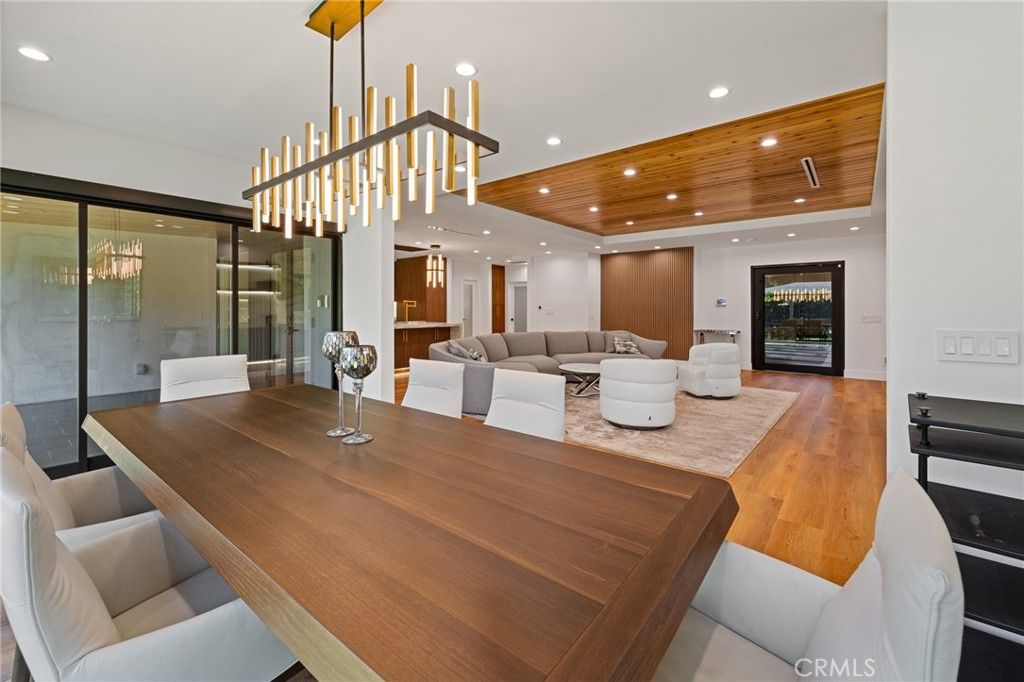 Image 22 of property listing at 23103 Leonora, Woodland Hills, CA 91367