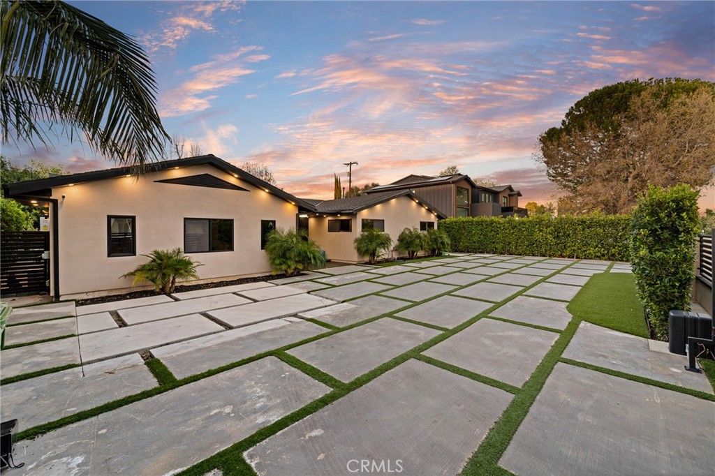 Image 45 of property listing at 23103 Leonora, Woodland Hills, CA 91367
