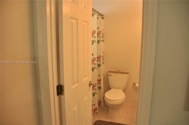 1301 W 61st Pl, Hialeah, FL 33012