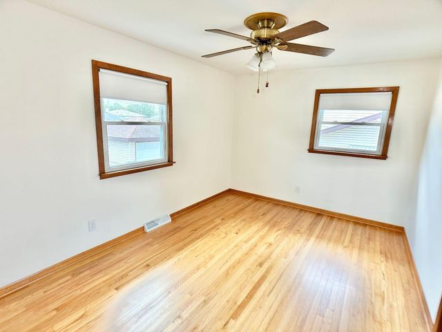 907 W Pine Place, Griffith, IN 46319