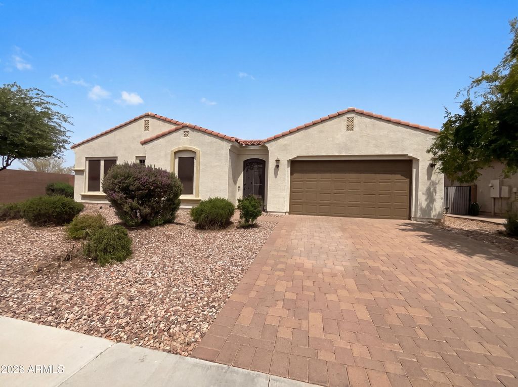 Image 1 of property listing at 2312 E SUSAN Drive, Gilbert, AZ 85298