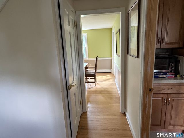 28 Crestwood Road, Simsbury, CT 06070
