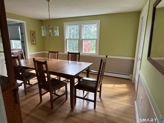 28 Crestwood Road, Simsbury, CT 06070