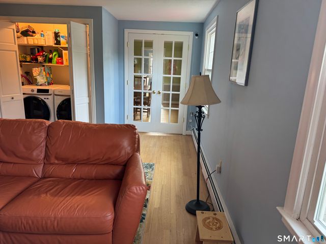 28 Crestwood Road, Simsbury, CT 06070