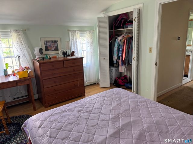 28 Crestwood Road, Simsbury, CT 06070