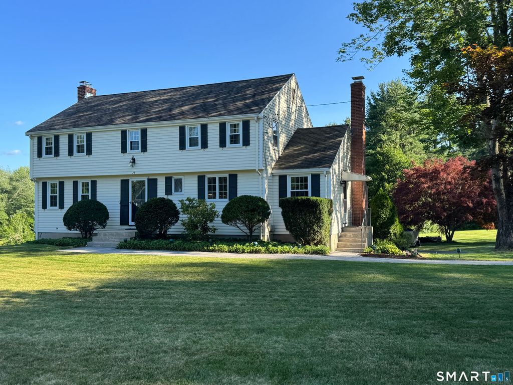 28 Crestwood Road, Simsbury, CT 06070