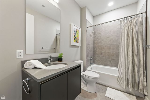 146 W Erie Street 1301, Chicago, IL 60654