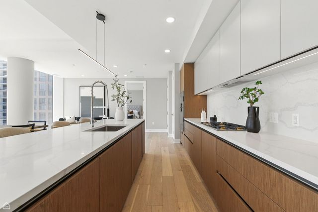 146 W Erie Street 1301, Chicago, IL 60654