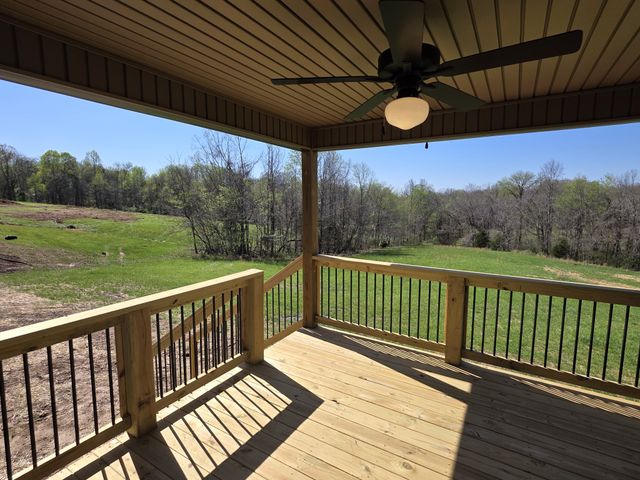 965 Palmyra Rd, Clarksville, TN 37040