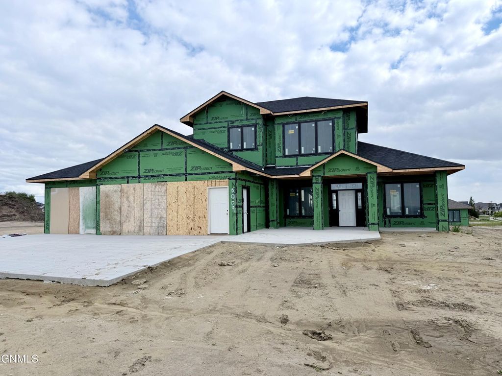 6009 Crested Butte Road, Bismarck, ND 58503 photo 2