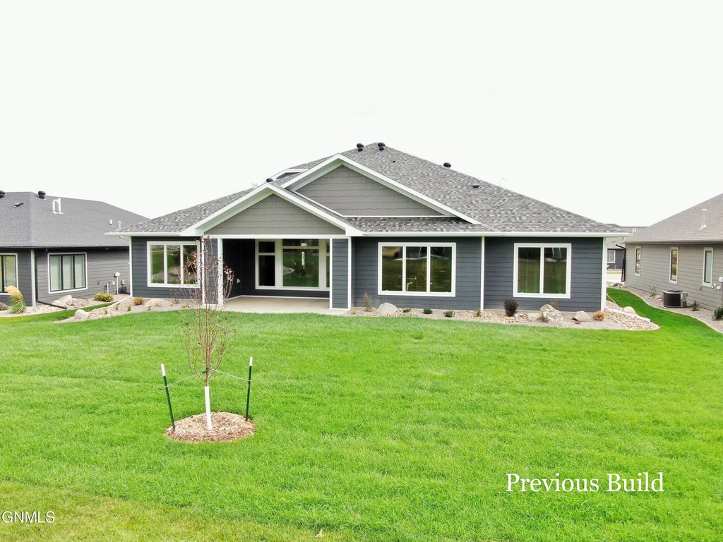 6009 Crested Butte Road, Bismarck, ND 58503 photo 3