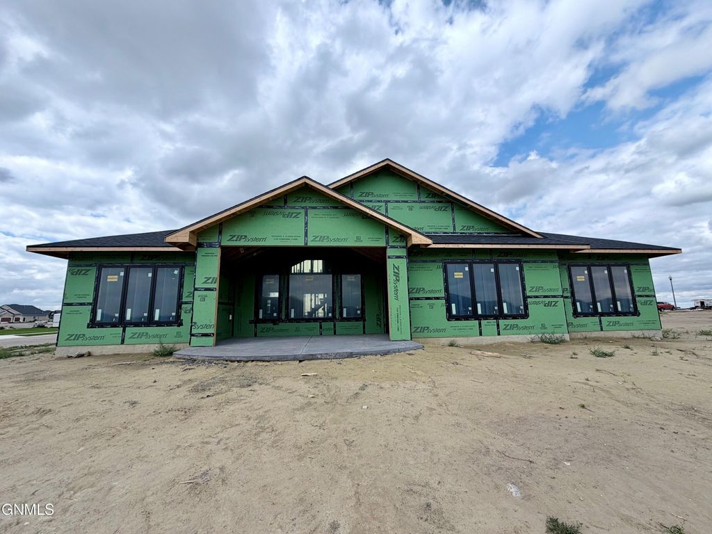 6009 Crested Butte Road, Bismarck, ND 58503 photo 4