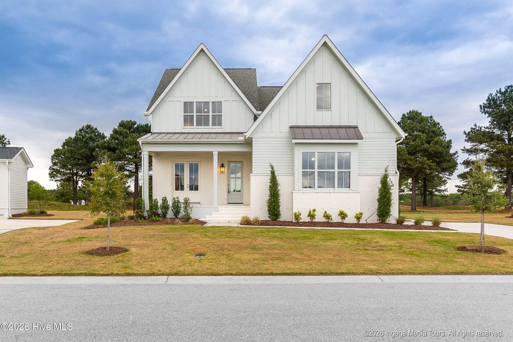Image 1 of property listing at 154 Pine Tree Point, Snow Hill, NC 28580