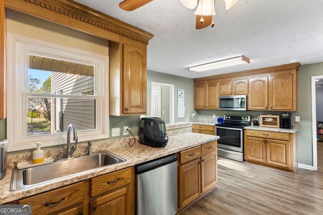 106 S Oaks Lane, Warner Robins, GA 31088