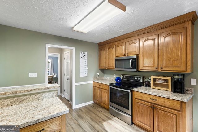 106 S Oaks Lane, Warner Robins, GA 31088