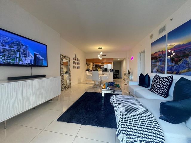 1750 N Bayshore Drive 2106, Miami, FL 33132