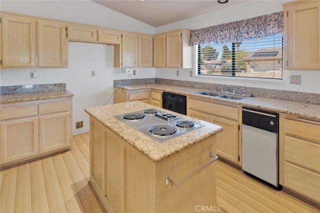 15200 Wildflower, Helendale, CA 92342