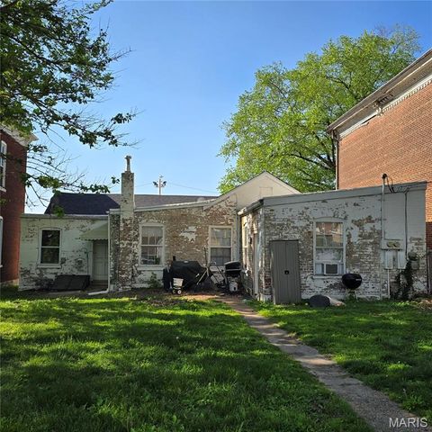 421 E A Street, Belleville, IL 62220