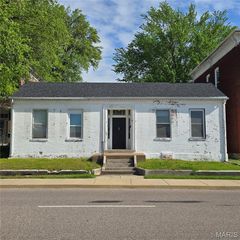 421 E A Street, Belleville, IL 62220