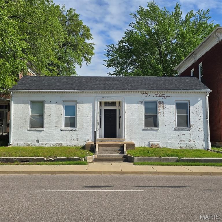421 E A Street, Belleville, IL 62220