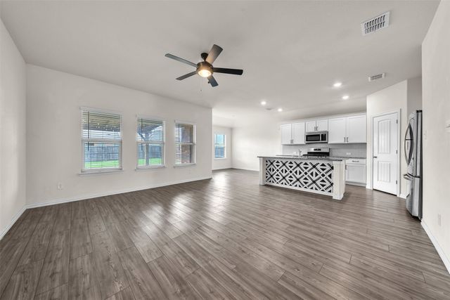 9106 Fall Creek Court, Arlington, TX 76002