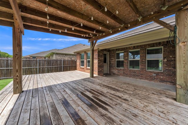 9106 Fall Creek Court, Arlington, TX 76002