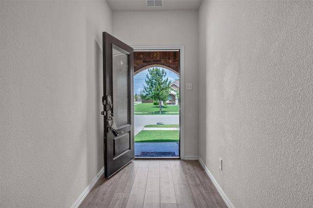 9106 Fall Creek Court, Arlington, TX 76002