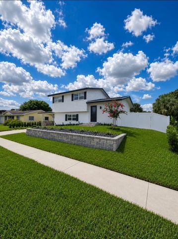214 SW 4TH Street, Boca Raton, FL 33432