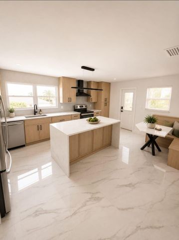 214 SW 4TH Street, Boca Raton, FL 33432