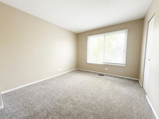 1344 BARCLAY Lane 1344, Deerfield, IL 60015