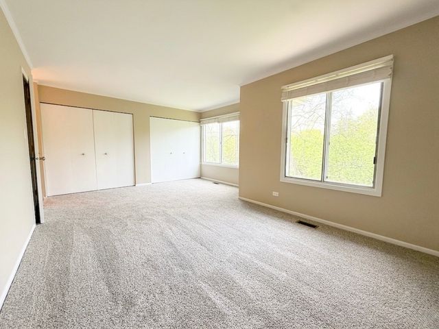 1344 BARCLAY Lane 1344, Deerfield, IL 60015