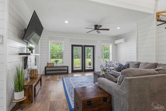 1660 Annie Penton Rd, Jay, FL 32565