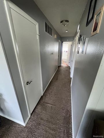 22480 Hillock Avenue, Warren, MI 48089
