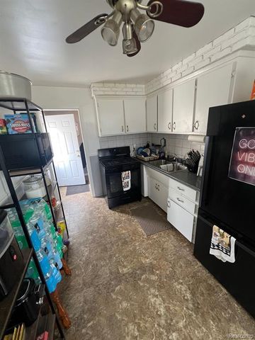 22480 Hillock Avenue, Warren, MI 48089