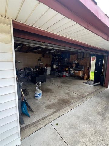 22480 Hillock Avenue, Warren, MI 48089