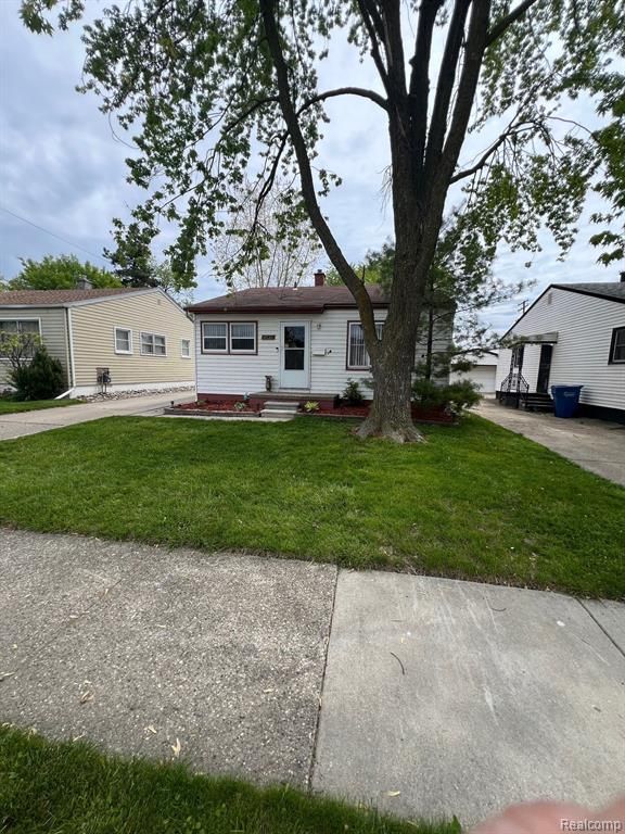 22480 Hillock Avenue, Warren, MI 48089