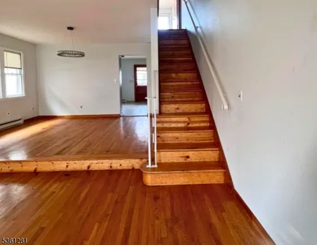 73 Maple St, Paterson City, NJ 07522