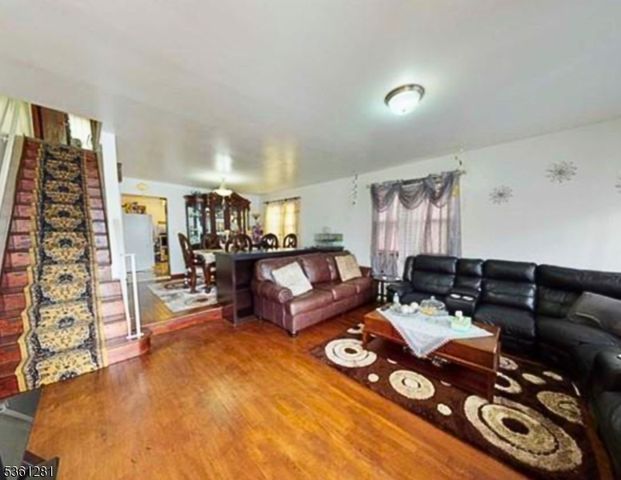 73 Maple St, Paterson City, NJ 07522