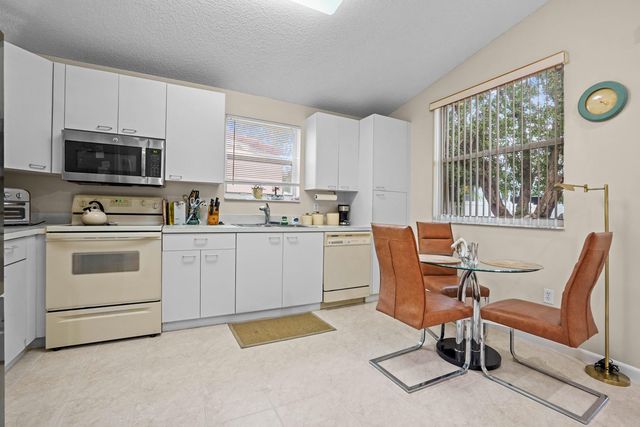 7851 Oak Grove Circle, Lake Worth, FL 33467