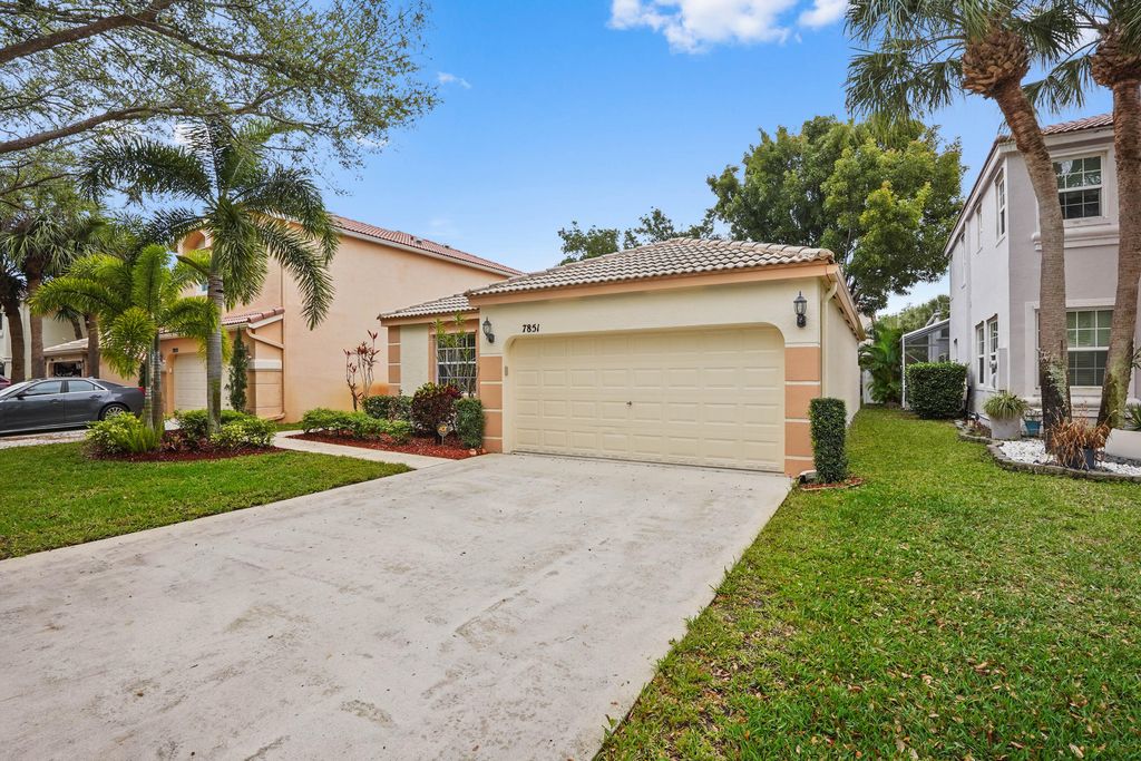 7851 Oak Grove Circle, Lake Worth, FL 33467