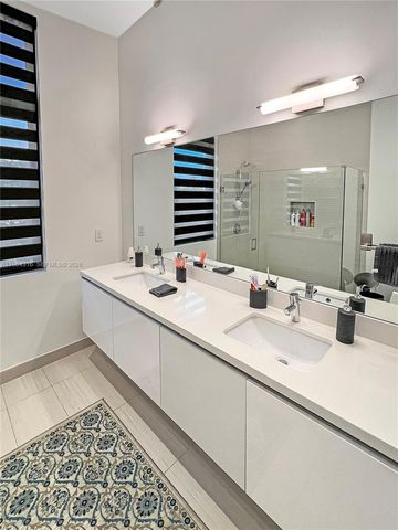 16640 Sunset Way, Weston, FL 33326