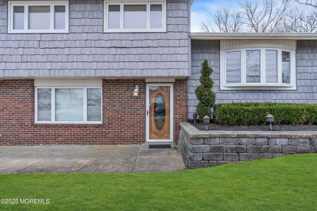 3 Arkansas Drive, Jackson, NJ 08527