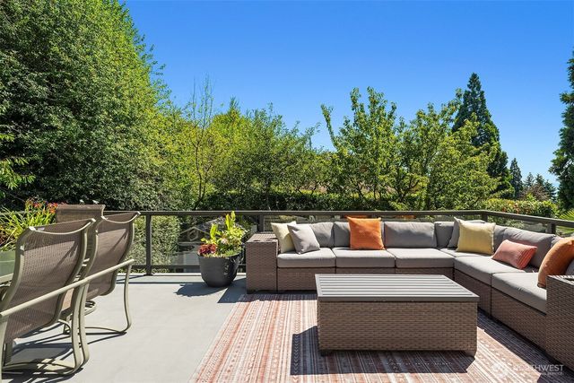 5601 Bradford Street, Seattle, WA 98116