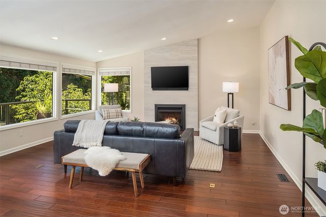5601 Bradford Street, Seattle, WA 98116